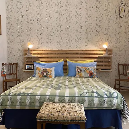בית נופש Casarizzi 24 Vacanze Ortigia *