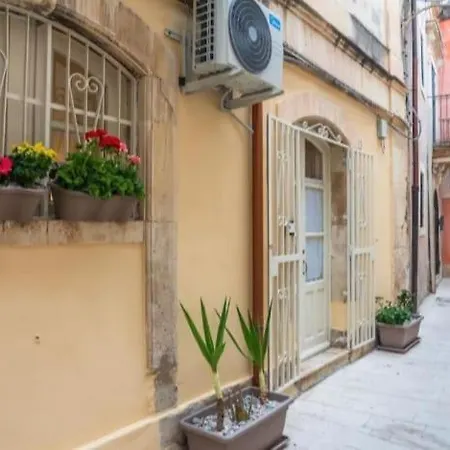 בית נופש Casarizzi 24 Vacanze Ortigia *